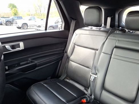 Certified 2020 Ford Explorer XLT w/ Equipment Group 202A image 19
