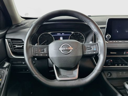 Used 2025 Nissan Rogue SV AWD/4WD image 18