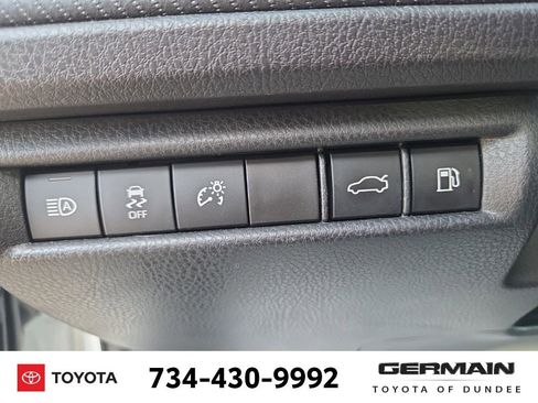 Used 2025 Toyota Camry SE image 28