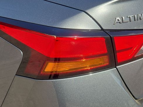 Certified 2025 Nissan Altima 2.5 S FWD image 33