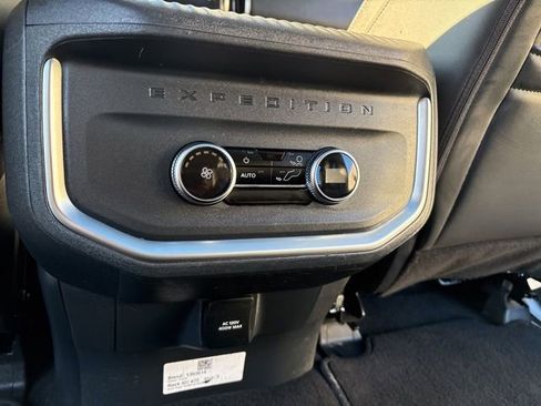 Used 2025 Ford Expedition Active image 34