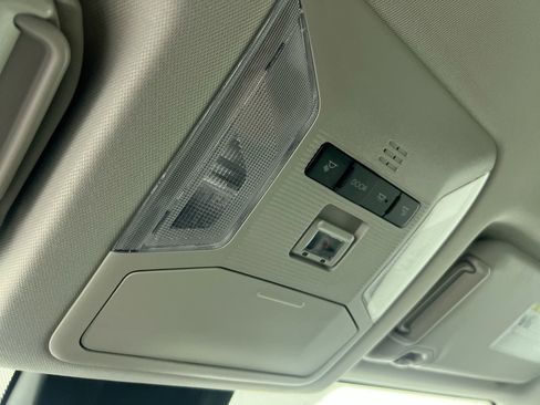 Used 2025 Toyota RAV4 XLE FWD image 18