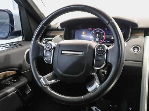 Used 2018 Land Rover Discovery HSE AWD/4WD image 16