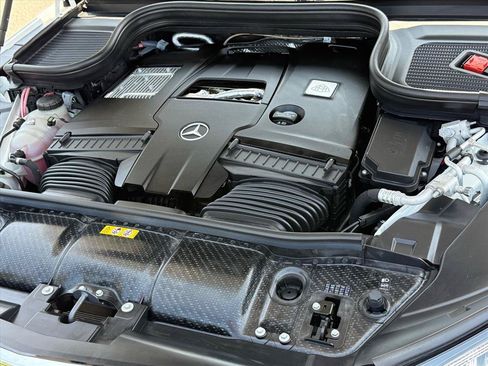 Certified 2024 Mercedes-Benz Maybach GLS 600 4MATIC image 36