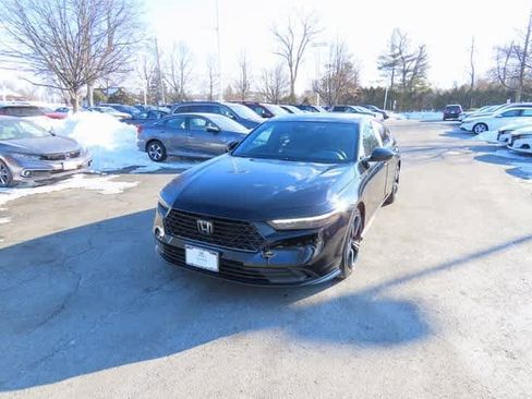 Used 2023 Honda Accord Sport image 1