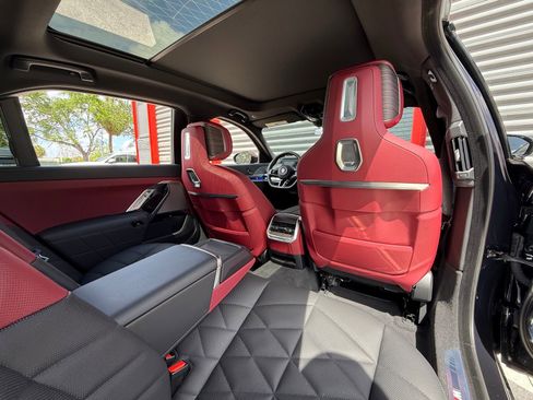 Used 2023 BMW 740i image 19