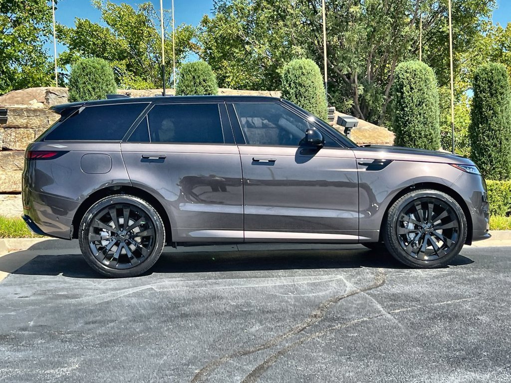 New 2027 Land Rover Range Rover Sport Dynamic SE AWD/4WD image 6