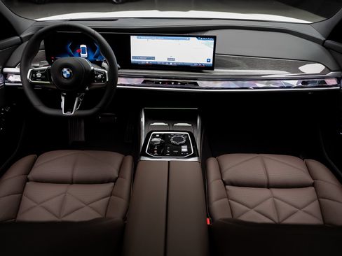 Used 2026 BMW 740i RWD image 40
