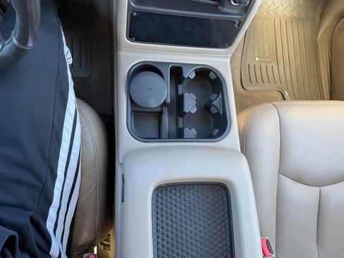 Used 2005 GMC Sierra 3500 SLT w/ Heavy-Duty Power Package image 37