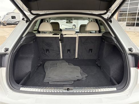 Used 2023 Audi Q3 2.0T Premium w/ Convenience Package image 27