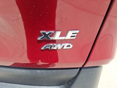 Used 2022 Toyota RAV4 XLE AWD/4WD image 12