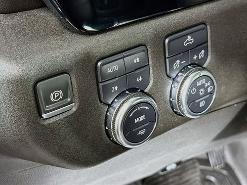 Used 2024 GMC Sierra 1500 Elevation w/ LPO, Elevation Black Package AWD/4WD image 10