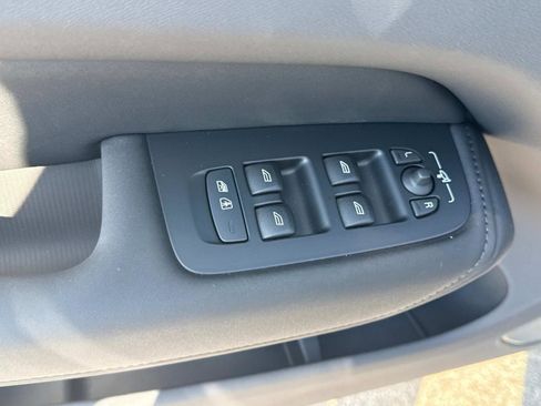 New 2026 Volvo XC60 B5 Plus w/ Climate Package image 16