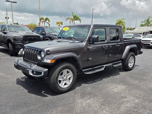Used 2022 Jeep Gladiator Sport AWD/4WD image 4