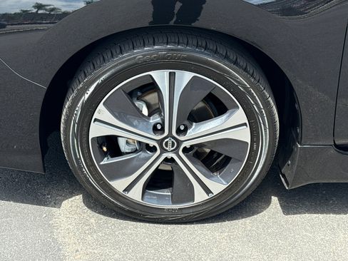 Used 2022 Nissan Leaf SV FWD image 5