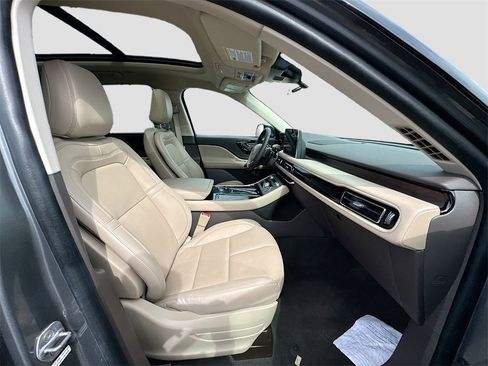 Used 2023 Lincoln Aviator Reserve w/ Elements Package Plus image 32