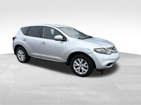 Used 2011 Nissan Murano S FWD image 2