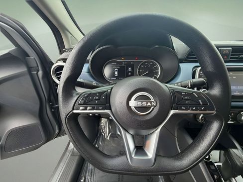 Used 2025 Nissan Versa SV FWD image 16