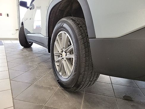 Used 2023 Chevrolet Traverse LT w/ LPO, Floor Liner Package image 18