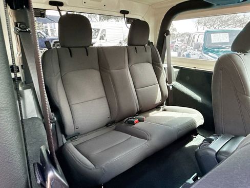 Used 2023 Jeep Wrangler Willys image 29