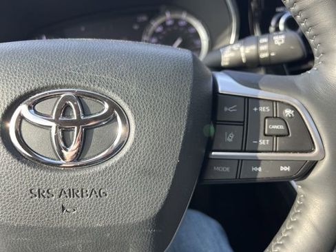 Used 2022 Toyota Highlander Platinum image 14