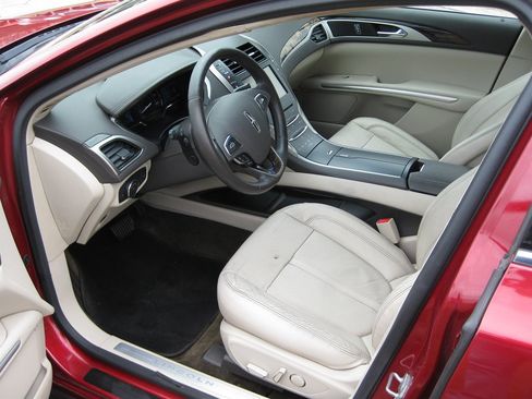 Used 2016 Lincoln MKZ Hybrid With Sunroof w/ Equipment Group 600A Reserve image 10