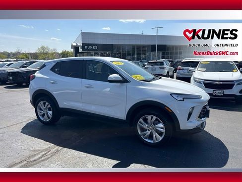 Used 2025 Buick Encore GX Preferred AWD/4WD image 12