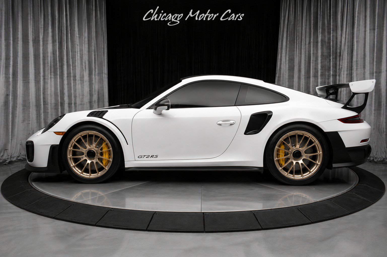 Used 2018 Porsche 911 GT2 RS RWD image 3