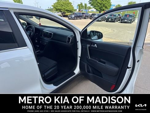 Used 2022 Kia Sportage LX AWD/4WD image 36