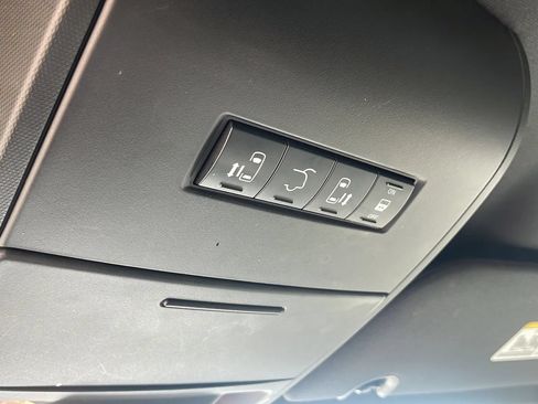 Used 2020 Dodge Grand Caravan SXT FWD image 19