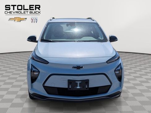 Used 2023 Chevrolet Bolt EUV Premier w/ Sun & Sound Package FWD image 8