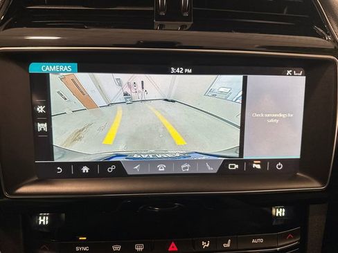 Used 2020 Jaguar F-PACE Premium image 18