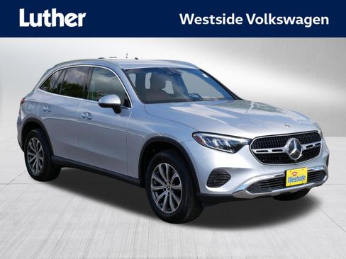 Used 2023 Mercedes-Benz GLC 300 4MATIC image 1