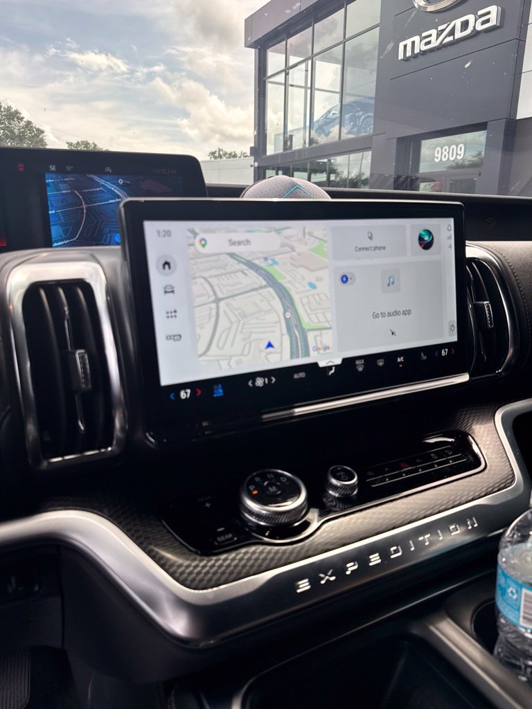 Used 2025 Ford Expedition Max Platinum w/ Stealth Appearance Package AWD/4WD image 15