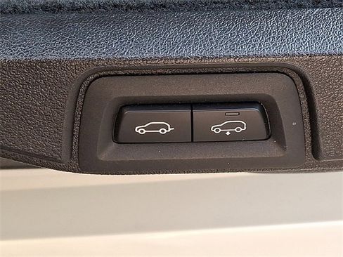 Used 2024 BMW X7 xDrive40i w/ Premium Package image 29