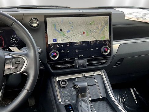 Used 2024 Lexus GX 550 AWD/4WD image 9