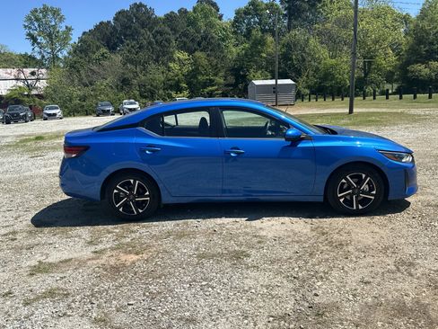Used 2024 Nissan Sentra SV FWD image 4