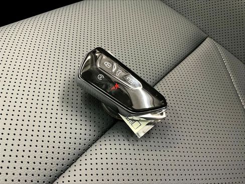 New 2026 Volkswagen Tiguan SE image 33