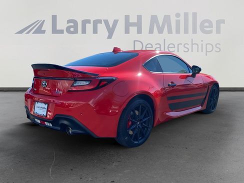 Used 2024 Toyota GR86 TRUENO Edition image 5