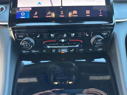 New 2025 Jeep Grand Cherokee L Limited w/ Luxury Tech Group II image 16