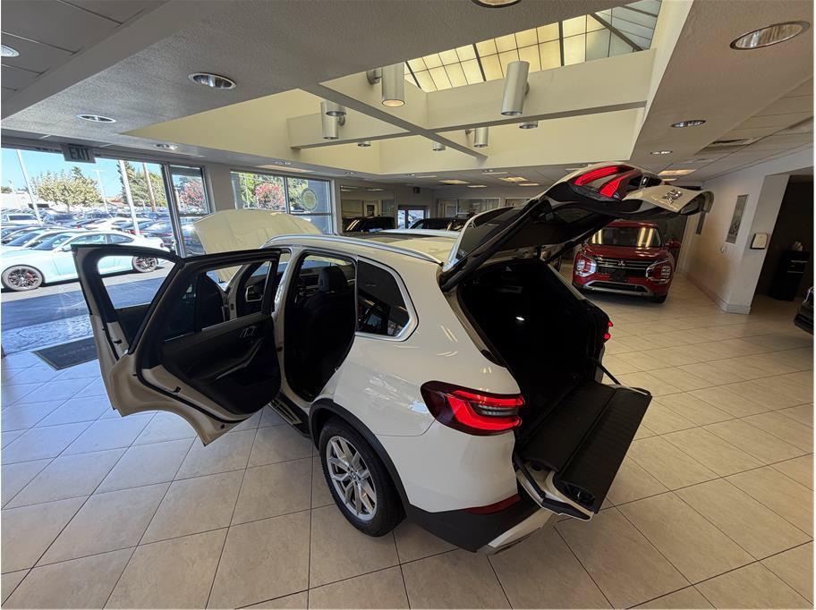 Used 2023 BMW X5 sDrive40i w/ Parking Assistance Package RWD image 33