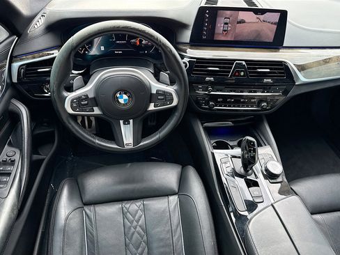 Used 2019 BMW M550i xDrive w/ Dynamic Handling Package AWD/4WD image 16