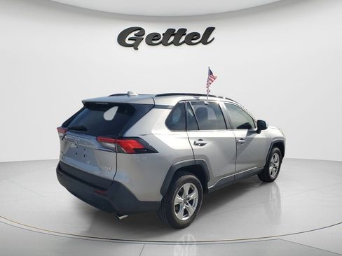 Used 2019 Toyota RAV4 XLE w/ Convenience Package AWD/4WD image 5