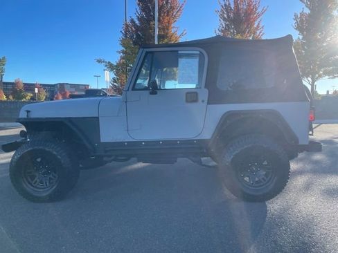 Used 1993 Jeep Wrangler 4WD image 5