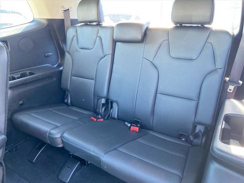 Used 2024 Kia Telluride EX w/ EX Captain's Chair Package image 27
