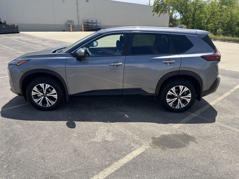 Used 2023 Nissan Rogue SV AWD/4WD image 3