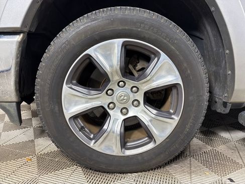Used 2019 RAM 1500 Laramie AWD/4WD image 14