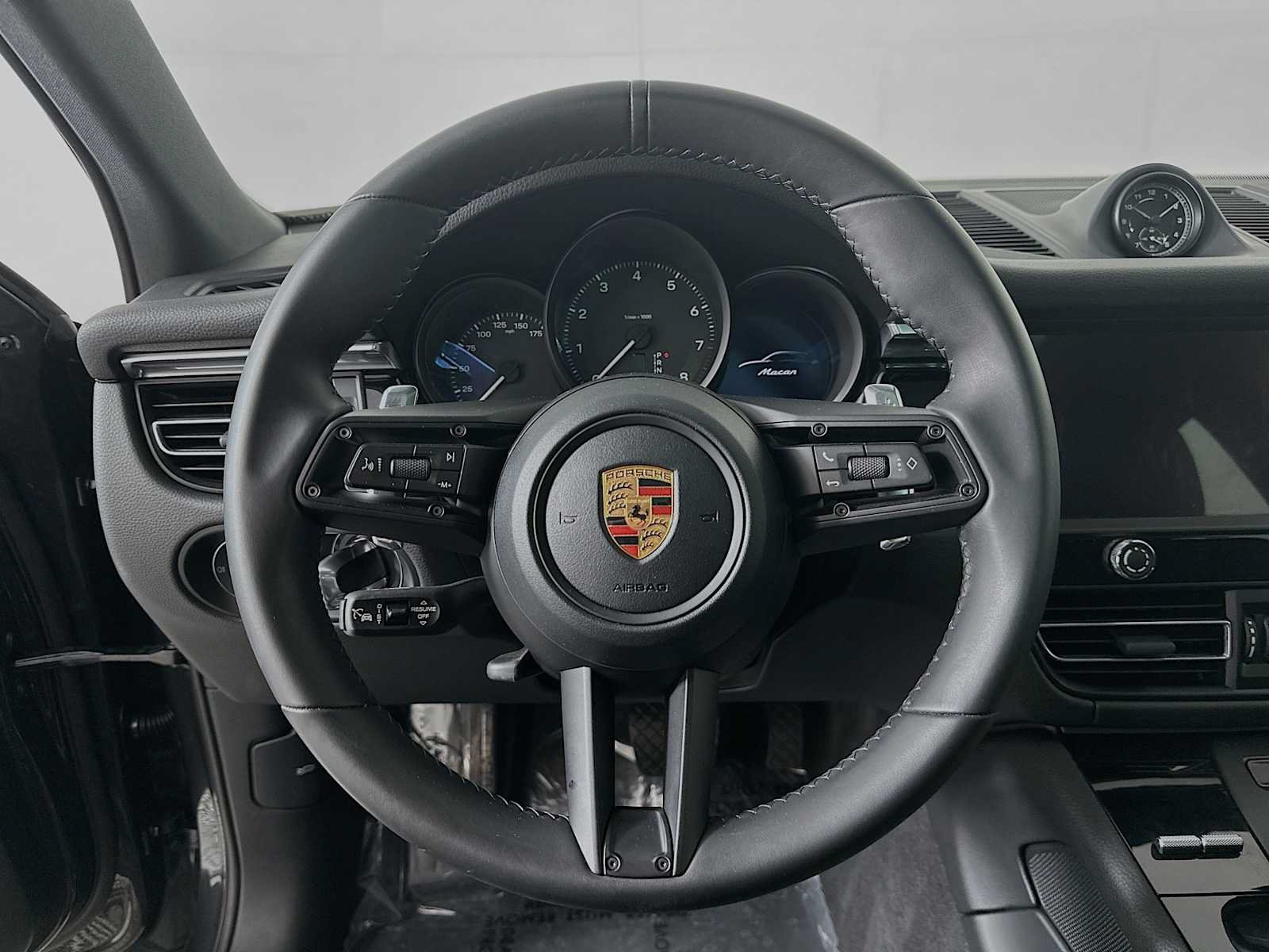 Certified 2026 Porsche Macan AWD/4WD image 14