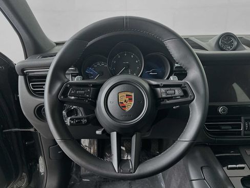 Certified 2026 Porsche Macan AWD/4WD image 14