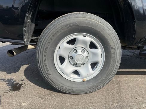 Used 2023 Toyota Tacoma SR AWD/4WD image 39